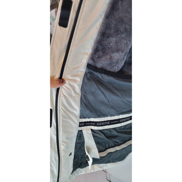 GEMYSE Women's Waterproof Ski Snow Jacket Winter Warm Lined Mountain Hiking Coat - Picture 8 of 16